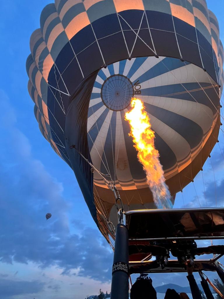 Globo en llamas Capadocia